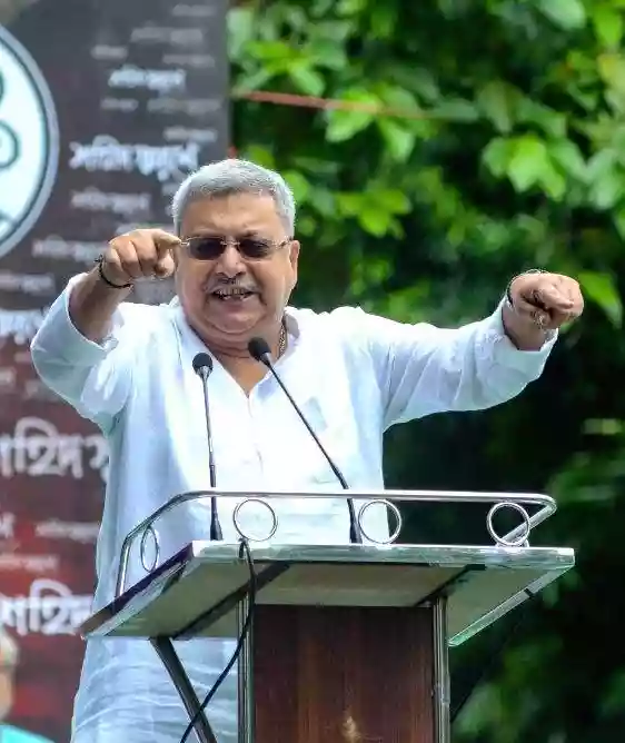 21 जुलाई की सभा के बीच अचानक मंच छोड़कर क्यों चले गए कल्याण बनर्जी? 