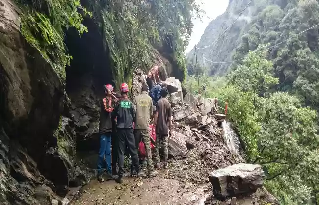 उत्तराखंड में 26 जुलाई तक भारी बारिश का अलर्ट, मसूरी मार्ग और केदारनाथ पैदल मार्ग प्रभावित
