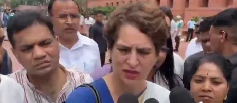 प्रधानमंत्री पेपर लीक की जिम्मेदारी लें : प्रियंका गांधी