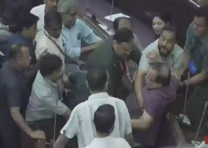 बंगाल विधानसभा में फिर हंगामा, स्पीकर की टिप्पणी पर कुणाल घोष का विरोध
