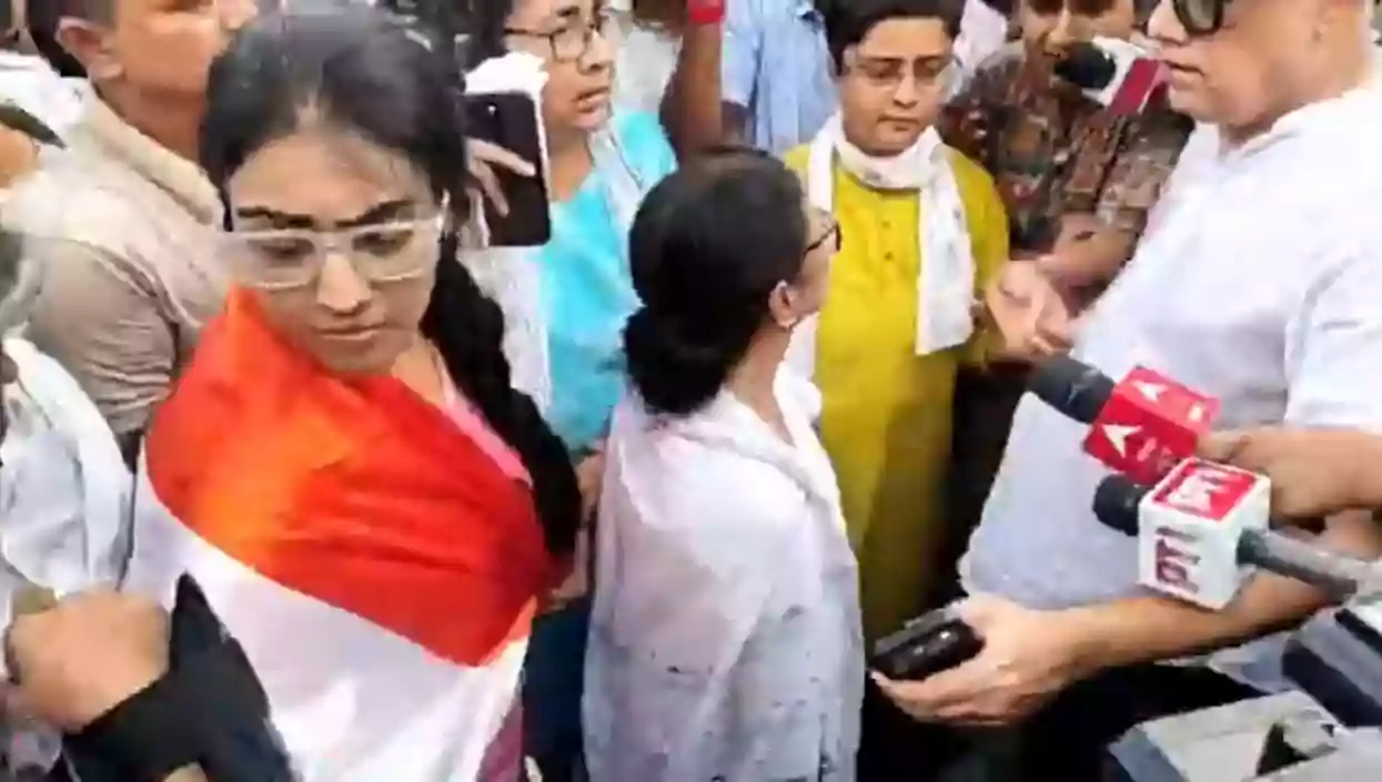 Police stop TMC procession in Entally citing permission issues, heavy security deployed