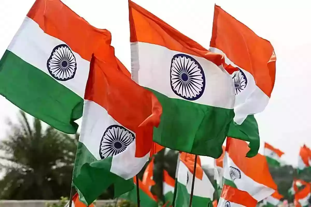 Massive Tiranga yatra from Sealdah and Golpark against Dharmtala violence; Traffic running slow