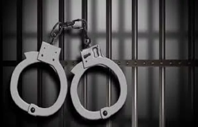 पूर्व तृणमूल पार्षद के बेटे की गिरफ्तारी, रियल एस्टेट कारोबारी से 34 लाख रुपये की रंगदारी वसूलने का आरोप